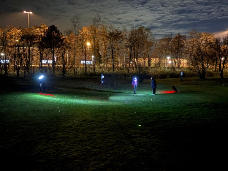 Verslag van het meer dan geslaagde Womens' Golf Glow in the Dark event.